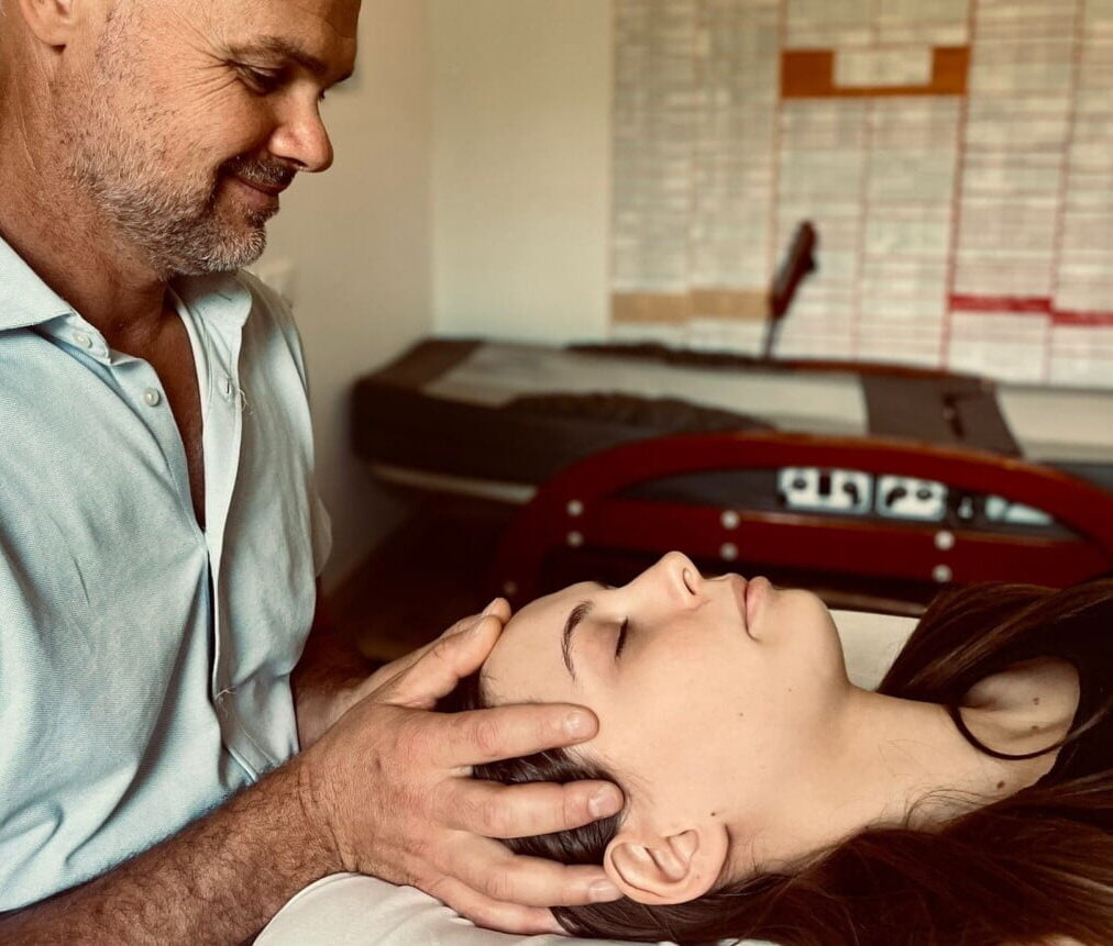 mal-di-testa-osteopatia-dottor-luca-mazzarolo-trust-centro-studi Mal di Testa e Osteopatia: Una Soluzione Naturale per il Tuo Benessere 1